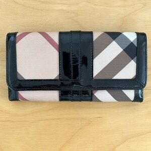 Burberry wallet